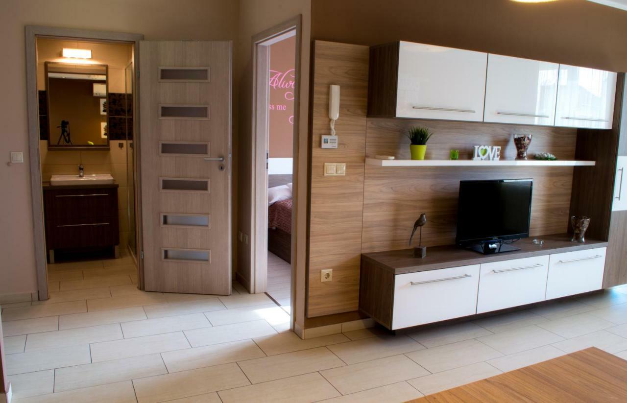 Апартаменты Platina Apartman Шарвар Экстерьер фото
