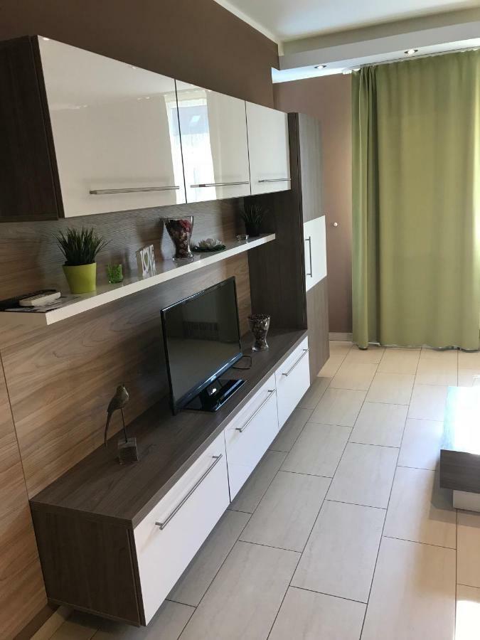 Апартаменты Platina Apartman Шарвар Экстерьер фото